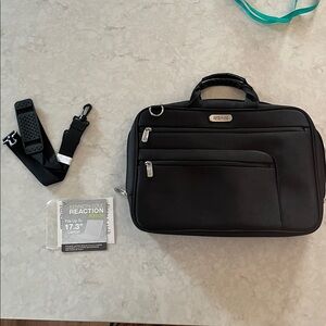 Kenneth Cole Reaction R-TECH  Laptop computer case fits up to 17.3” laptop new